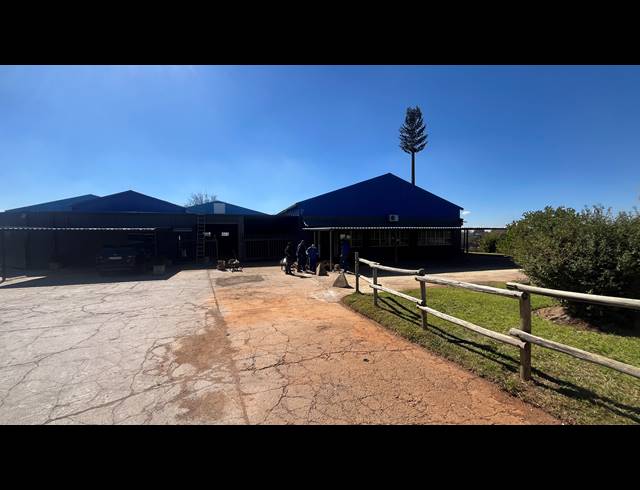 683M² WAREHOUSE TO LET IN SPARTAN